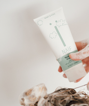 Afbeelding in Gallery-weergave laden, Naïf voedende shampoo voor baby & kids 200ml